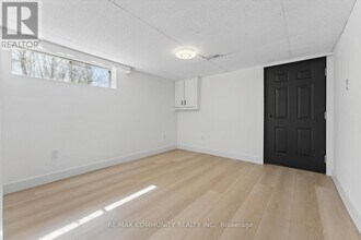 90 Euclid Ave in Toronto, ON - Building Photo - Building Photo