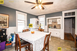 234 Cypress St, Unit 2 in Brookline, MA - Foto de edificio - Building Photo