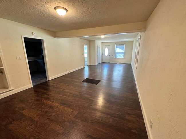 309 E Rogers St in El Reno, OK - Building Photo - Building Photo