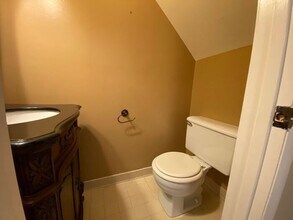 2097 Graybar Ln in Nashville, TN - Building Photo - Building Photo