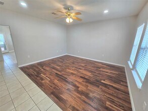 7509 Lazy Creek Dr in Austin, TX - Building Photo - Building Photo