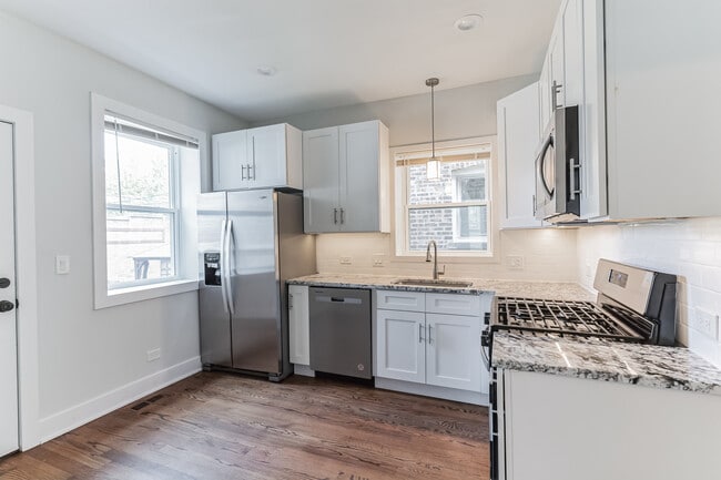 7648 S Paulina St in Chicago, IL - Building Photo - Building Photo
