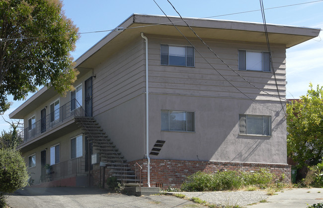 22666 7th St in Hayward, CA - Foto de edificio - Building Photo