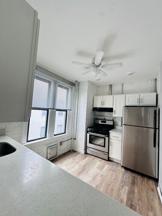 323 Marine Ave in Brooklyn, NY - Building Photo