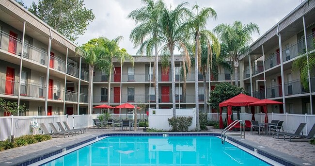 Promenade At Belleair Apartments in Clearwater, FL - Foto de edificio - Building Photo