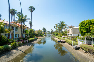 2429 Ocean Ave, Unit 2 in Venice, CA - Building Photo - Building Photo