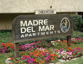 Madre Del Mar Apartments