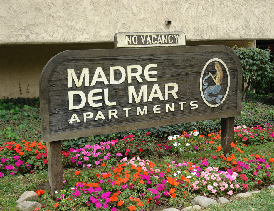 Madre Del Mar in Pasadena, CA - Building Photo