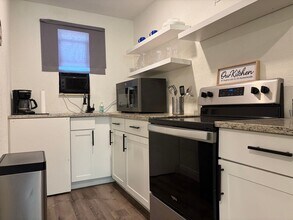 2722 14th Ave S in St. Petersburg, FL - Foto de edificio - Building Photo