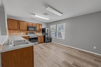 5625 Clyde Ln in Austin, TX - Building Photo - Building Photo