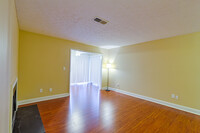 1808 Augusta Dr in Marietta, GA - Building Photo - Building Photo