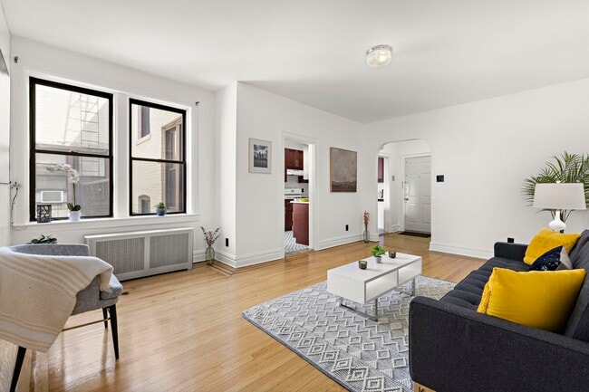 301 Palisade Ave in Union City, NJ - Building Photo - Building Photo