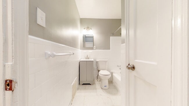 6138 Macbeth Dr, Unit 1st Floor in Baltimore, MD - Building Photo - Building Photo