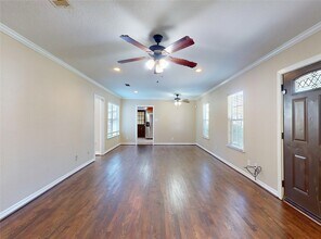 511 Pearl St in Baytown, TX - Building Photo - Building Photo