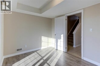 13 Sportsman Hill St in Kitchener, ON - Building Photo - Building Photo