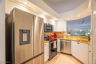 815 Gulf Pavillion Dr in Naples, FL - Foto de edificio - Building Photo