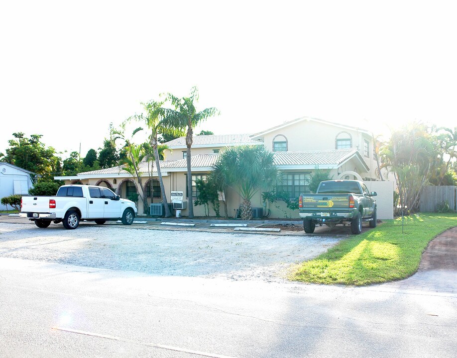 2210 SE 4th Ave in Fort Lauderdale, FL - Foto de edificio