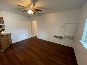 1648 Post Rd in San Marcos, TX - Building Photo - Building Photo