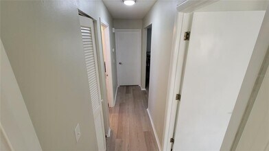 8427 Brandeis Cir E in Sarasota, FL - Building Photo - Building Photo