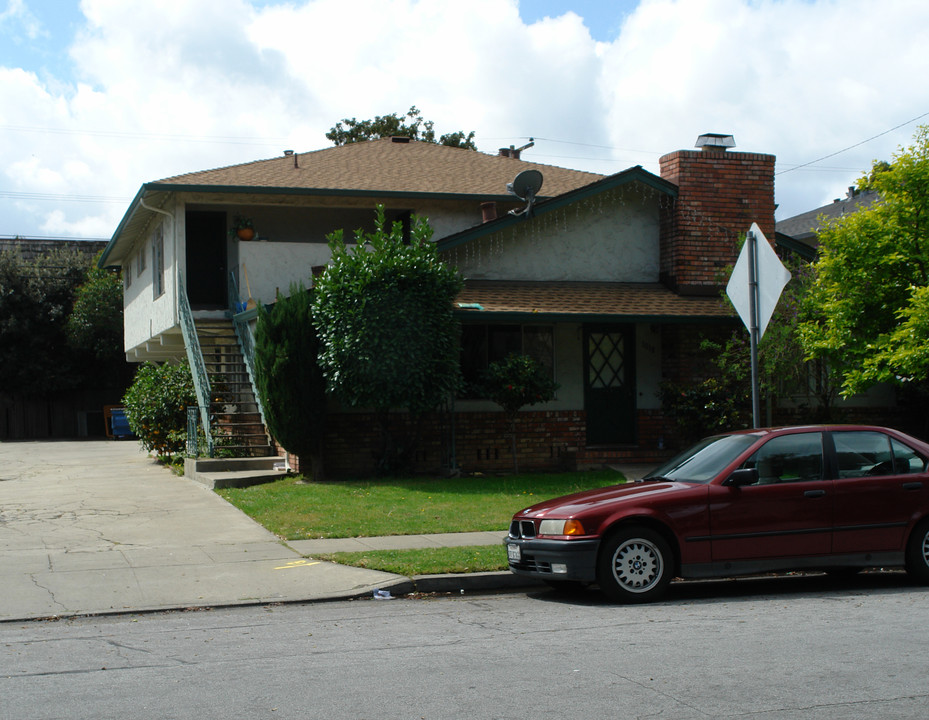 1018 W Iowa Ave in Sunnyvale, CA - Building Photo