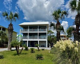 107 E Seascape Dr in Port St. Joe, FL - Building Photo