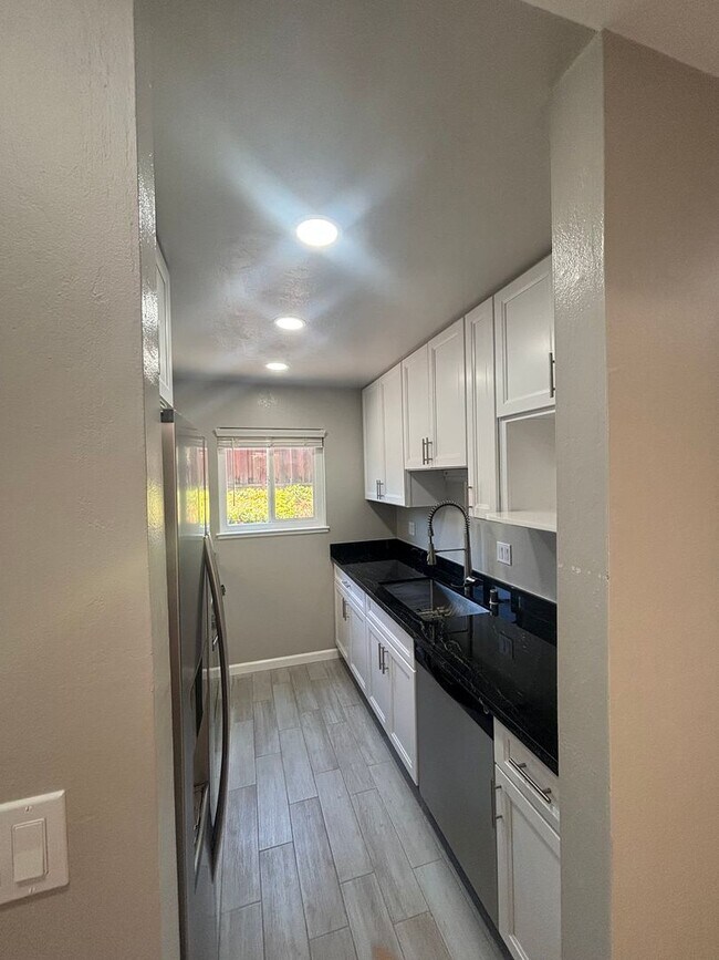 103 Donegal Way in Pleasant Hill, CA - Building Photo - Building Photo