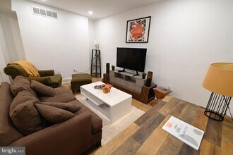 1230 Penn St NE, Unit 4 in Washington, DC - Building Photo - Building Photo