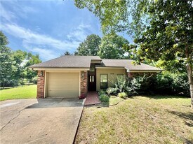 2722 Coy Kaylor Dr in Fayetteville, AR - Building Photo