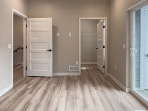 The Pines of Rochester | Specials Available in Rochester, MN - Foto de edificio - Building Photo