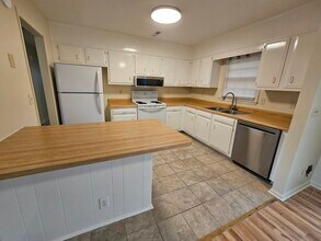 1310 Avon Ct in Wilmington, NC - Building Photo - Building Photo