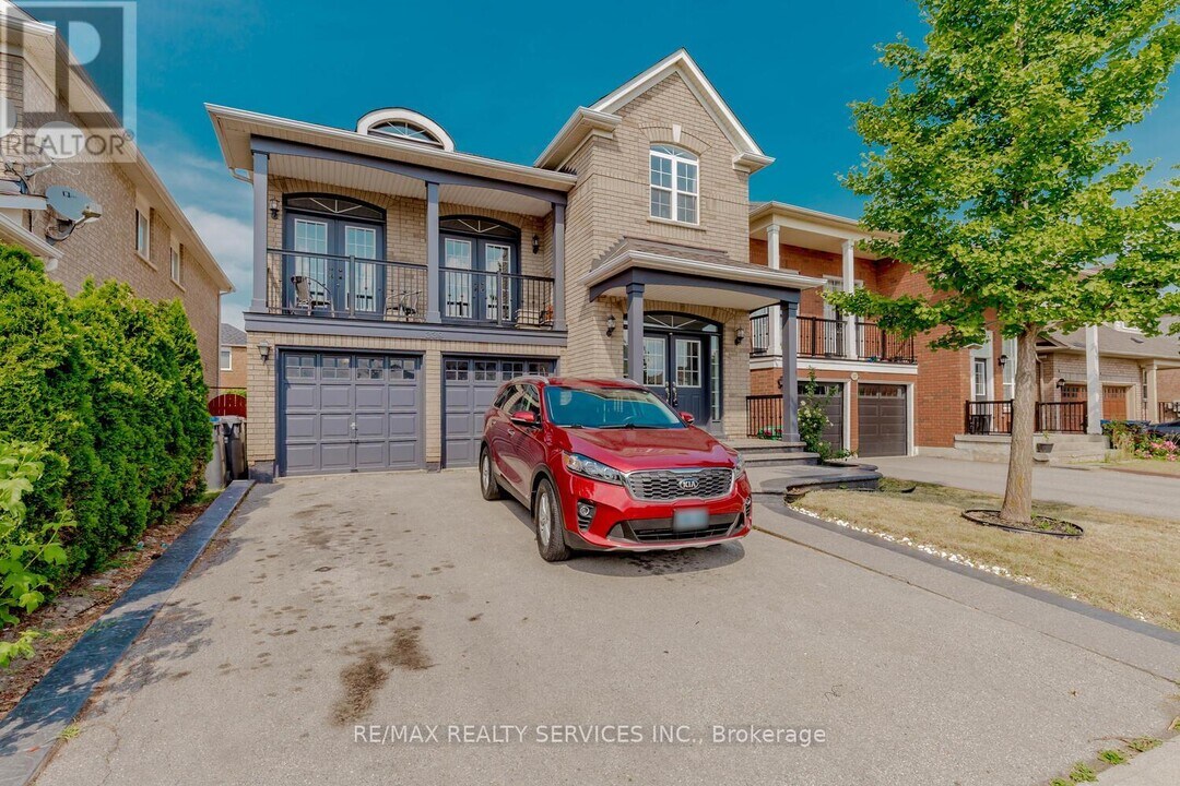 339 Edenbrook Hill Dr in Brampton, ON - Building Photo