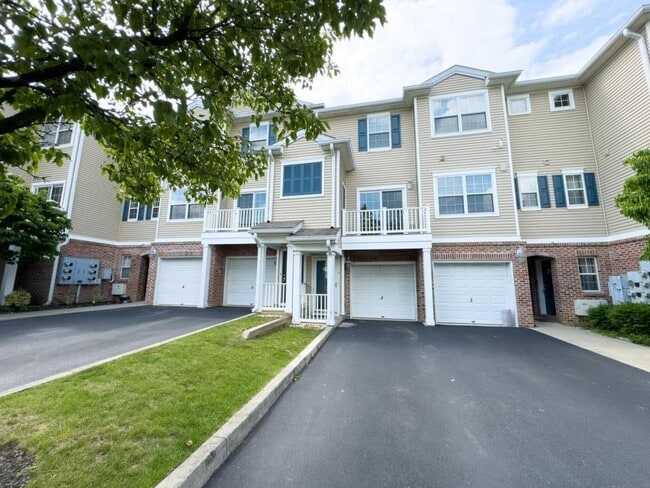942 Nittany Ct