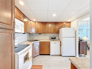 2741 Taft St in Hollywood, FL - Building Photo - Building Photo