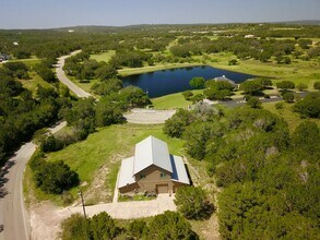 112 Ridge Harbor Dr in Spicewood, TX - Building Photo - Building Photo