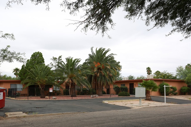 4902-4910 E 1st St in Tucson, AZ - Building Photo - Building Photo