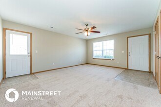 212 Palmer Ct in Pleasant Hill, MO - Building Photo - Building Photo