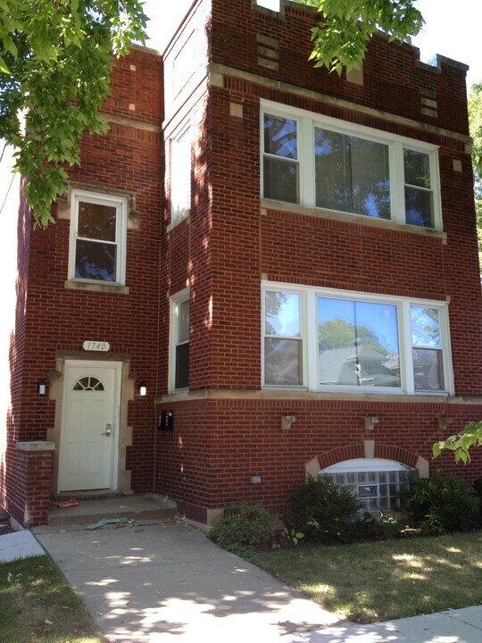 1740 Grey Ave in Evanston, IL - Building Photo