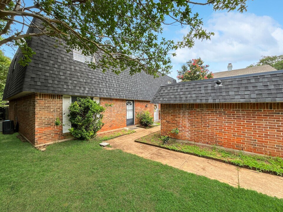 2019 Fleur De Lis Ct in Arlington, TX - Building Photo