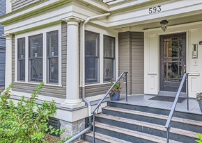 593 Laurel Ave in St. Paul, MN - Building Photo