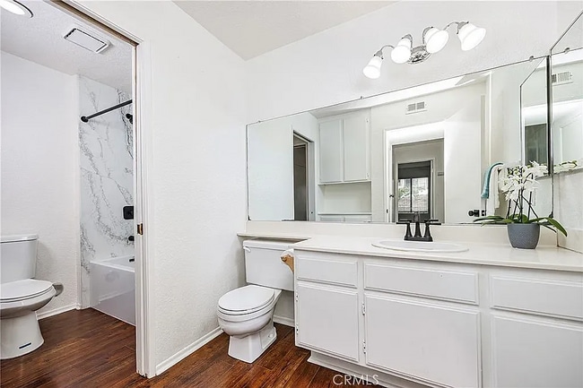 25644 Mont Pointe, Unit #1A in Lake Forest, CA - Foto de edificio - Building Photo