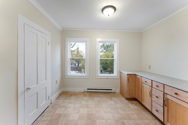 78 Smith St in Putnam, CT - Foto de edificio - Building Photo