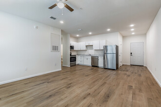 Bradenton Lofts in Bradenton, FL - Building Photo - Interior Photo