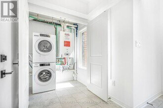 3 Fairlane Ave in Barrie, ON - Building Photo - Building Photo