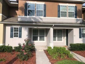 625 Oakleaf Plantation Pkwy in Orange Park, FL - Building Photo