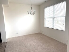 658 Anchorage Ct in Pingree Grove, IL - Building Photo - Building Photo