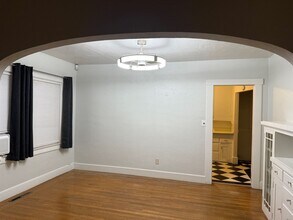 1813 Beverly Way in Sacramento, CA - Building Photo - Building Photo