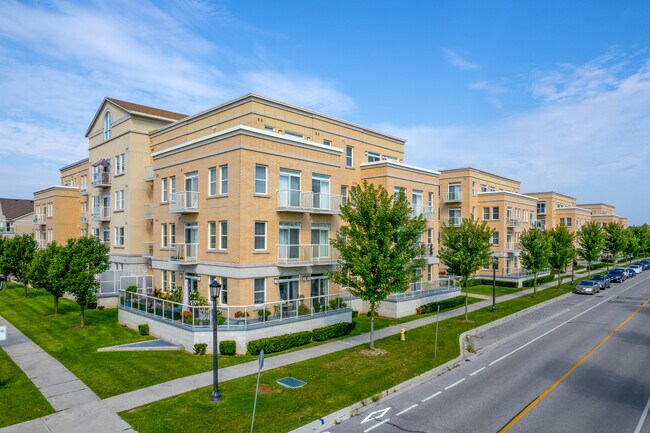 Garden Court in Markham, ON - Building Photo - Primary Photo