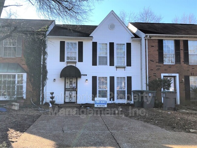 7009 Crestridge Rd in Memphis, TN - Foto de edificio - Building Photo