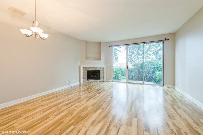 533 Woodhaven Dr in Mundelein, IL - Building Photo - Building Photo