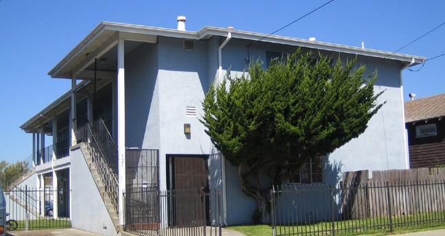 Channing Way Apartments in Berkeley, CA - Foto de edificio - Building Photo